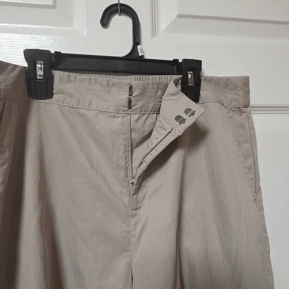 ​A New Day High-Rise Parachute Pants – Beige Talla 8 - Picture 5 of 9
